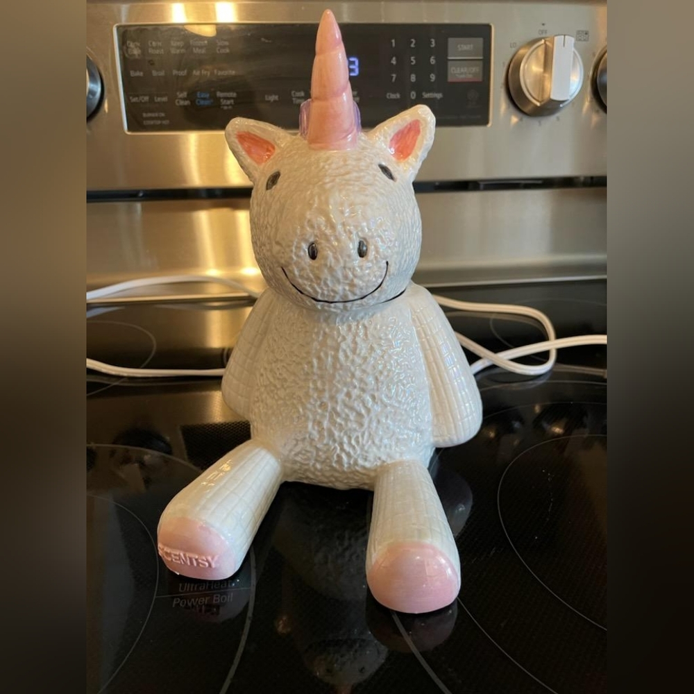 Unicorn scentsy warmer